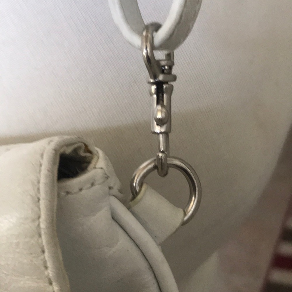 Wilson’s Leather Small White Leather Crossbody😘 - Picture 6 of 8